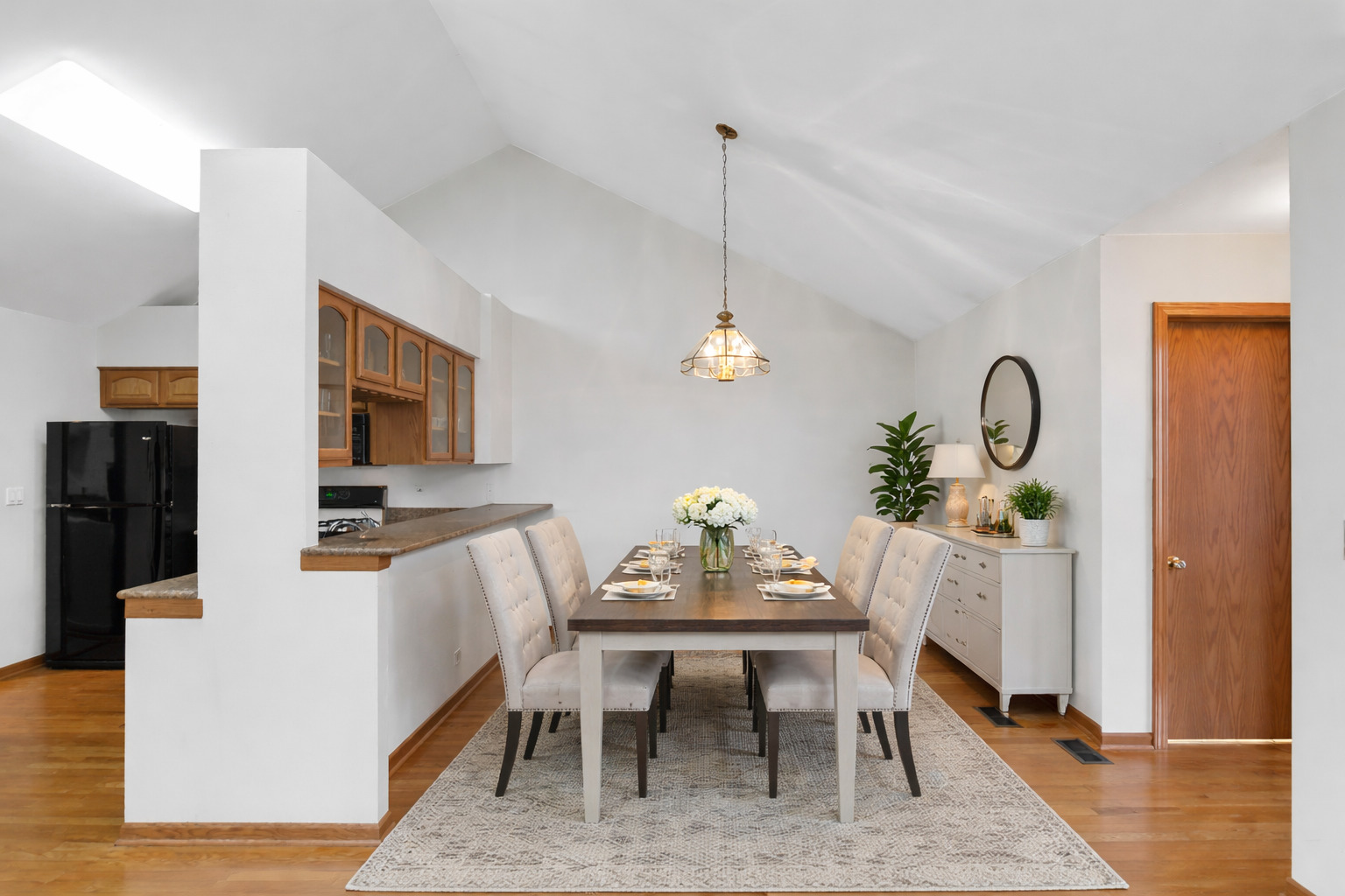 144 Canterbury Court, Bloomingdale, IL 60108