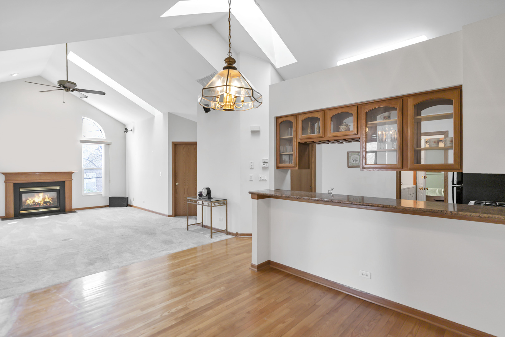 144 Canterbury Court, Bloomingdale, IL 60108