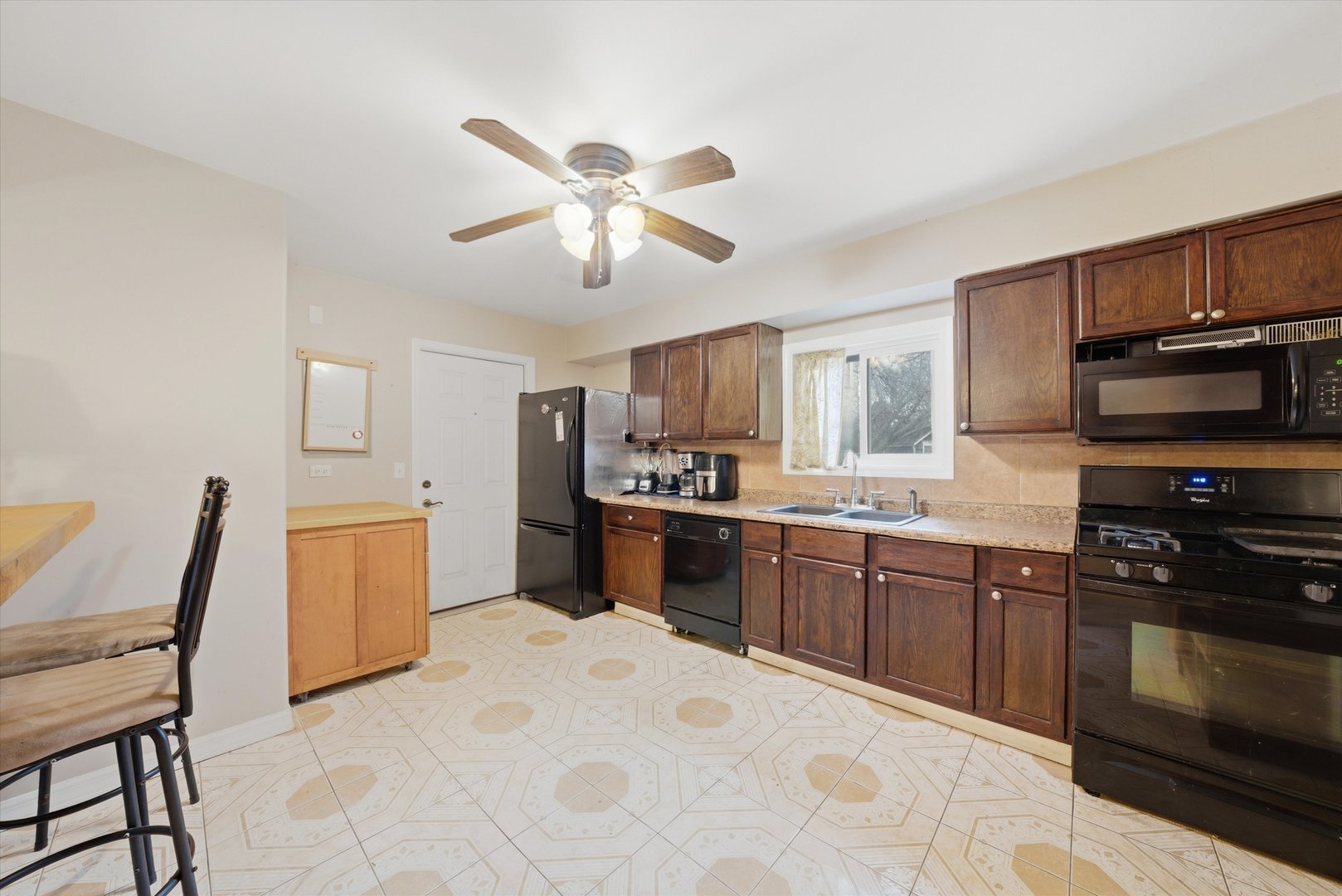 1222 Grove Street, Aurora, IL 60505