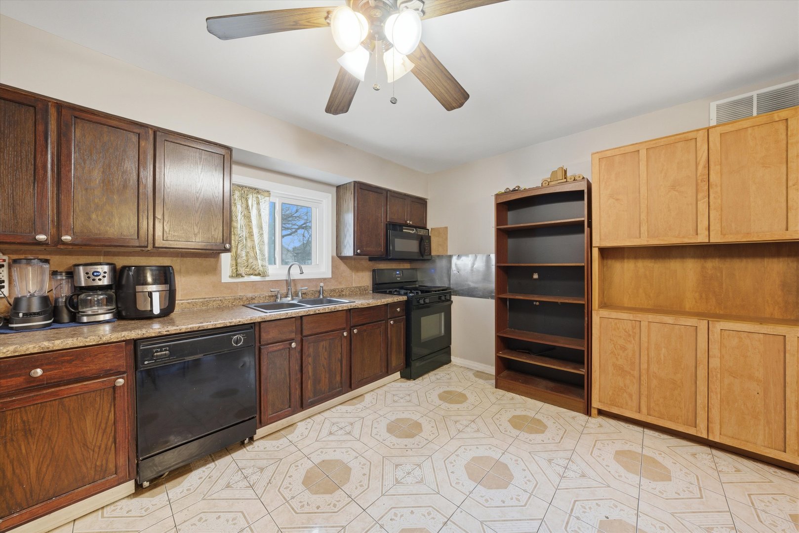 1222 Grove Street, Aurora, IL 60505