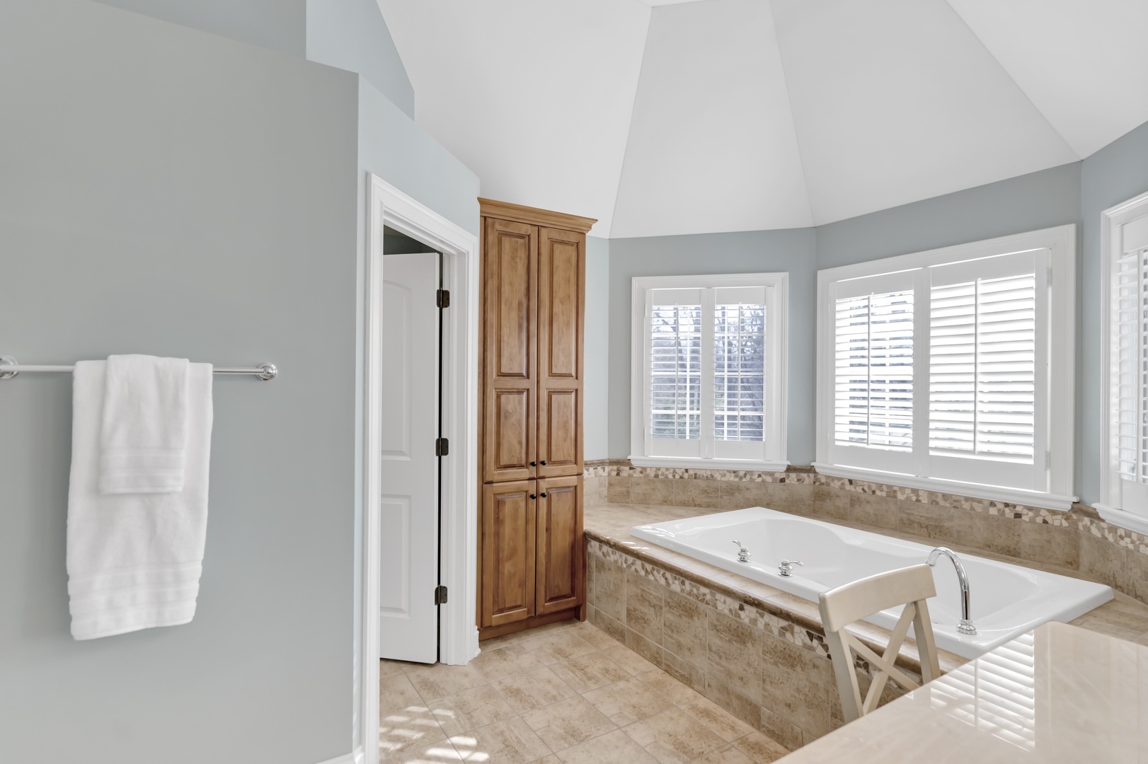 710 Reserve Court, South Elgin, IL 60177