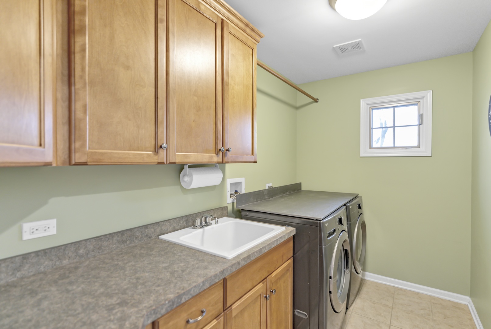 710 Reserve Court, South Elgin, IL 60177