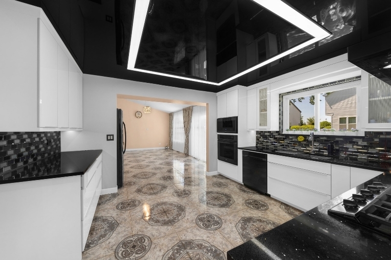 264 N Southport Road, Mundelein, IL 60060