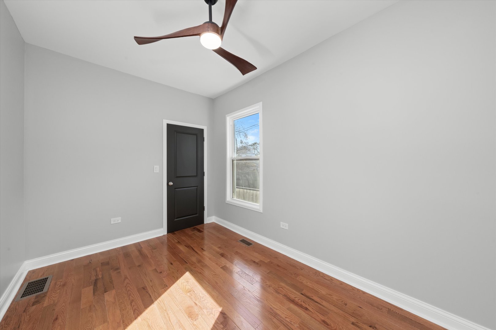 10141 S Emerald Avenue, Chicago, IL 60628