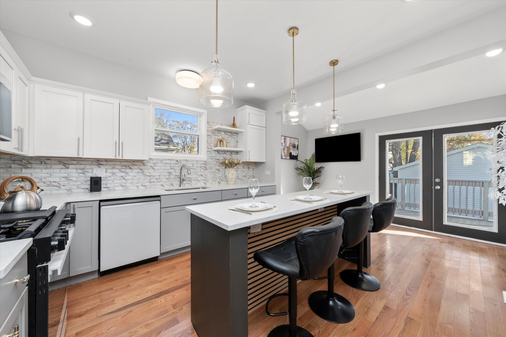 10141 S Emerald Avenue, Chicago, IL 60628