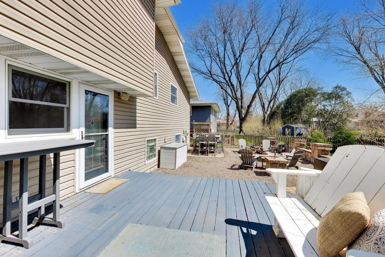 44 Swift Lane, Naperville, IL 60565