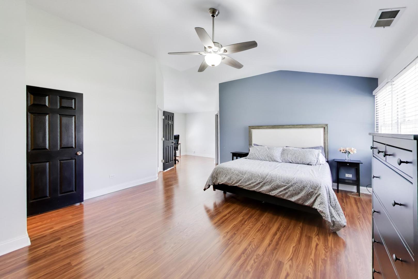 44 Swift Lane, Naperville, IL 60565