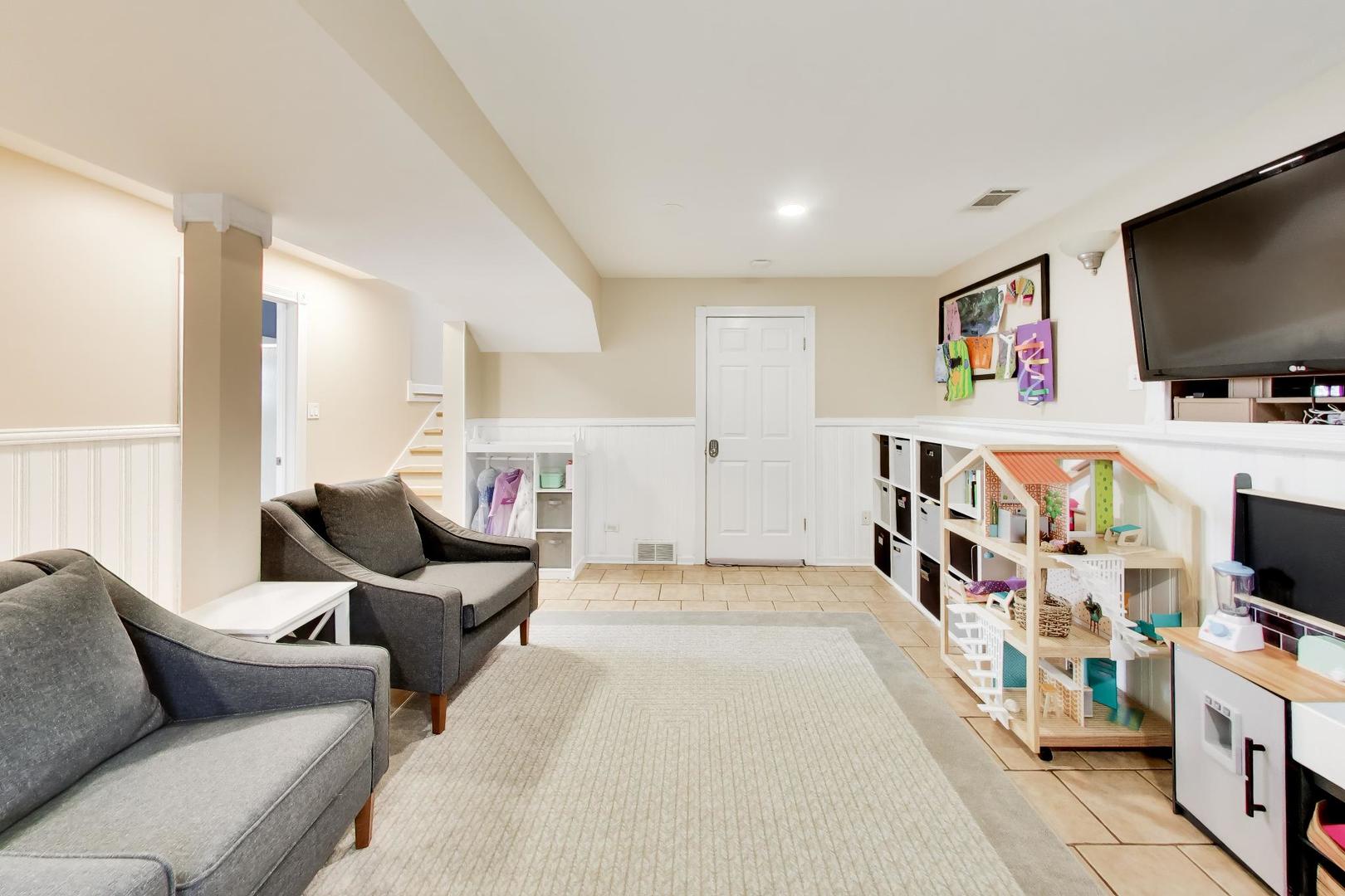 44 Swift Lane, Naperville, IL 60565