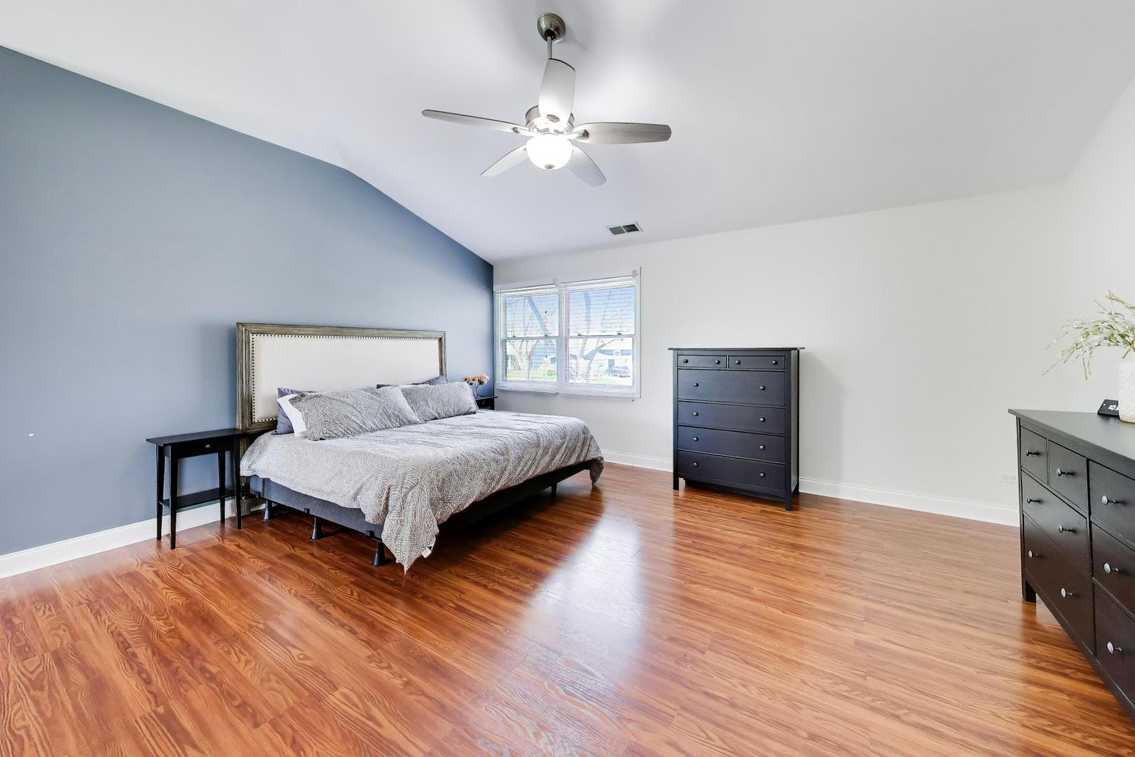 44 Swift Lane, Naperville, IL 60565