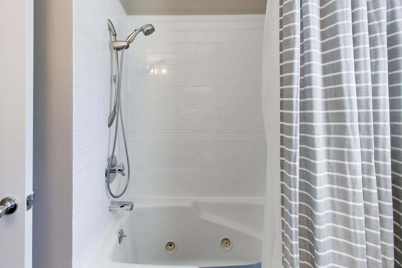 44 Swift Lane, Naperville, IL 60565