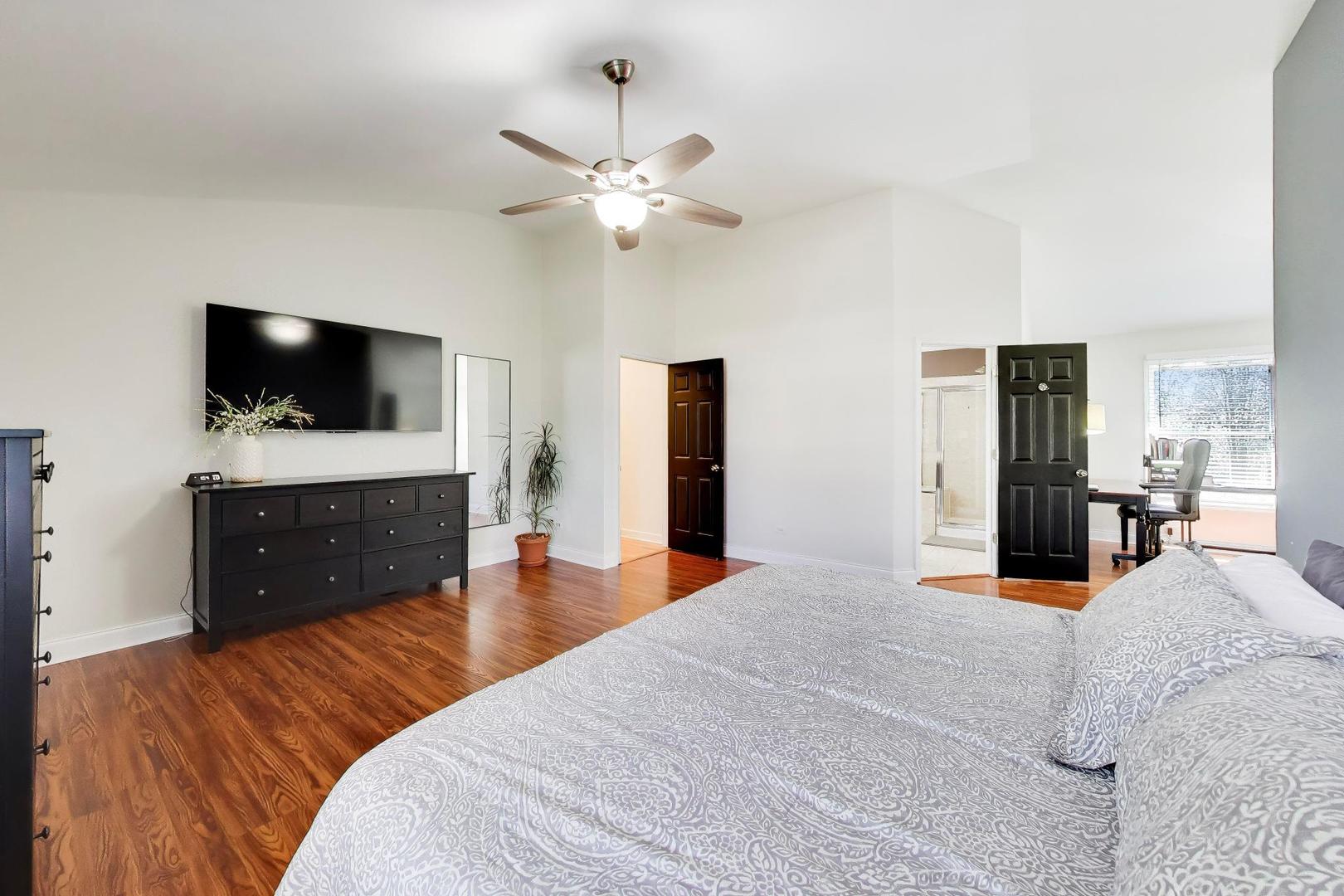 44 Swift Lane, Naperville, IL 60565