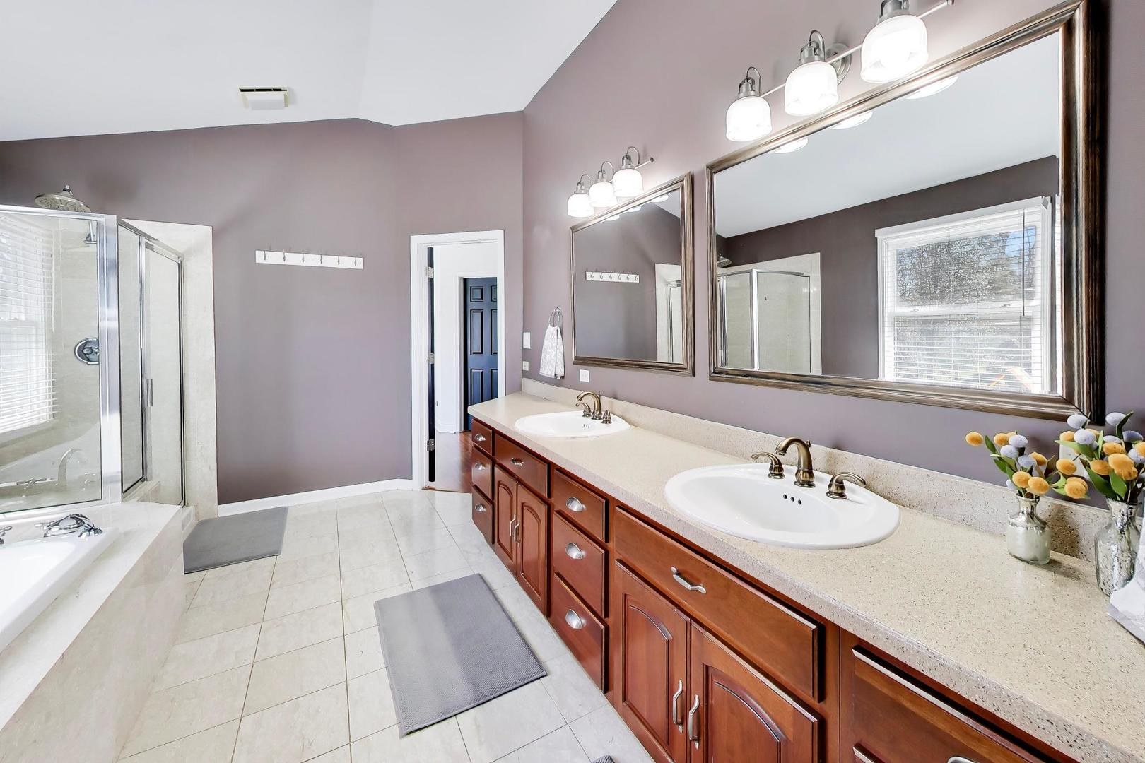 44 Swift Lane, Naperville, IL 60565