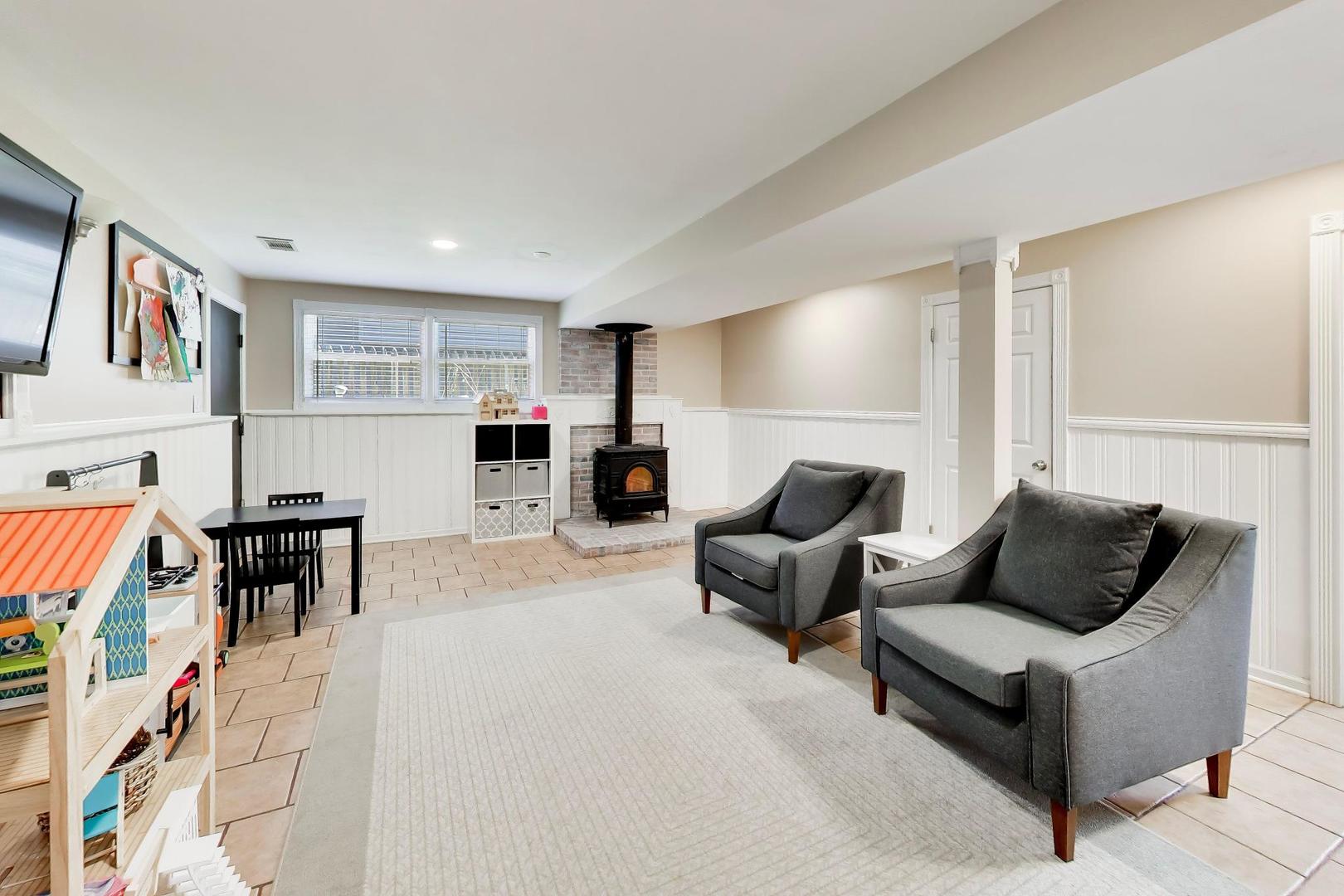 44 Swift Lane, Naperville, IL 60565