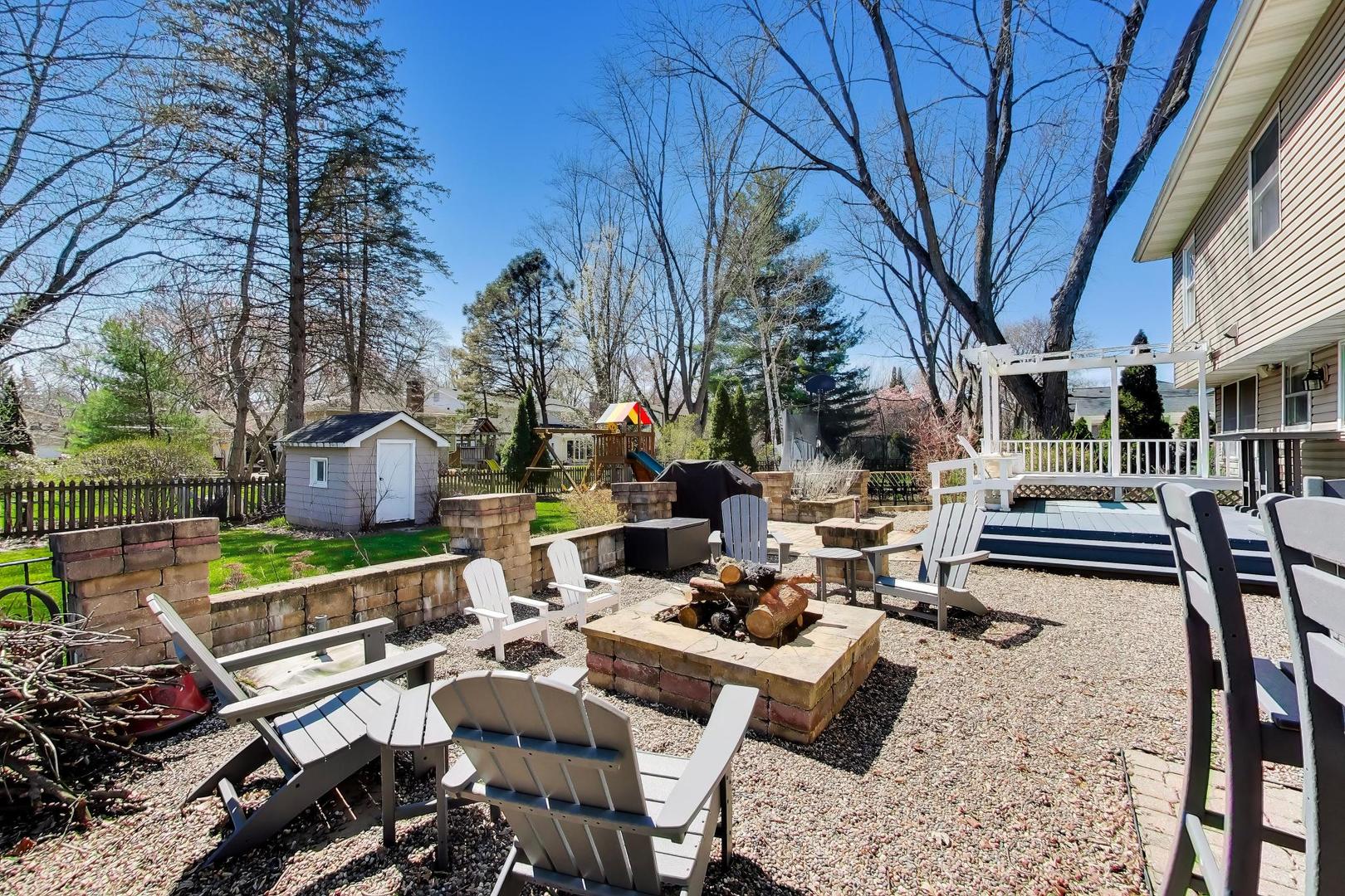 44 Swift Lane, Naperville, IL 60565