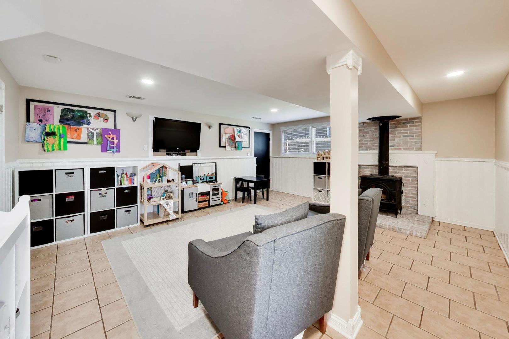 44 Swift Lane, Naperville, IL 60565