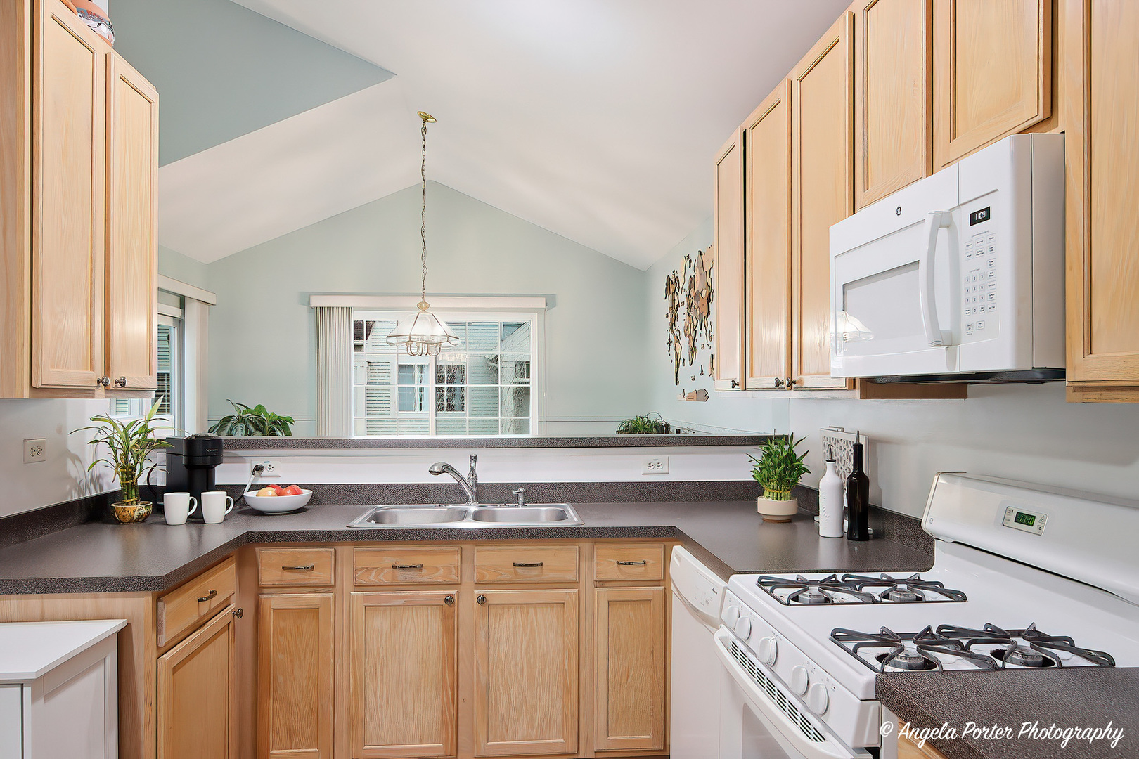 324 New Haven Drive #324, Cary, IL 60013