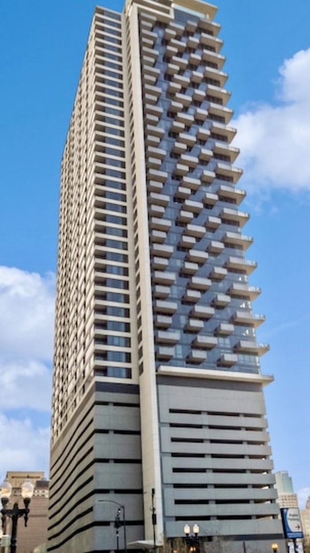 235 W VAN BUREN Street #3209, Chicago, IL 60607