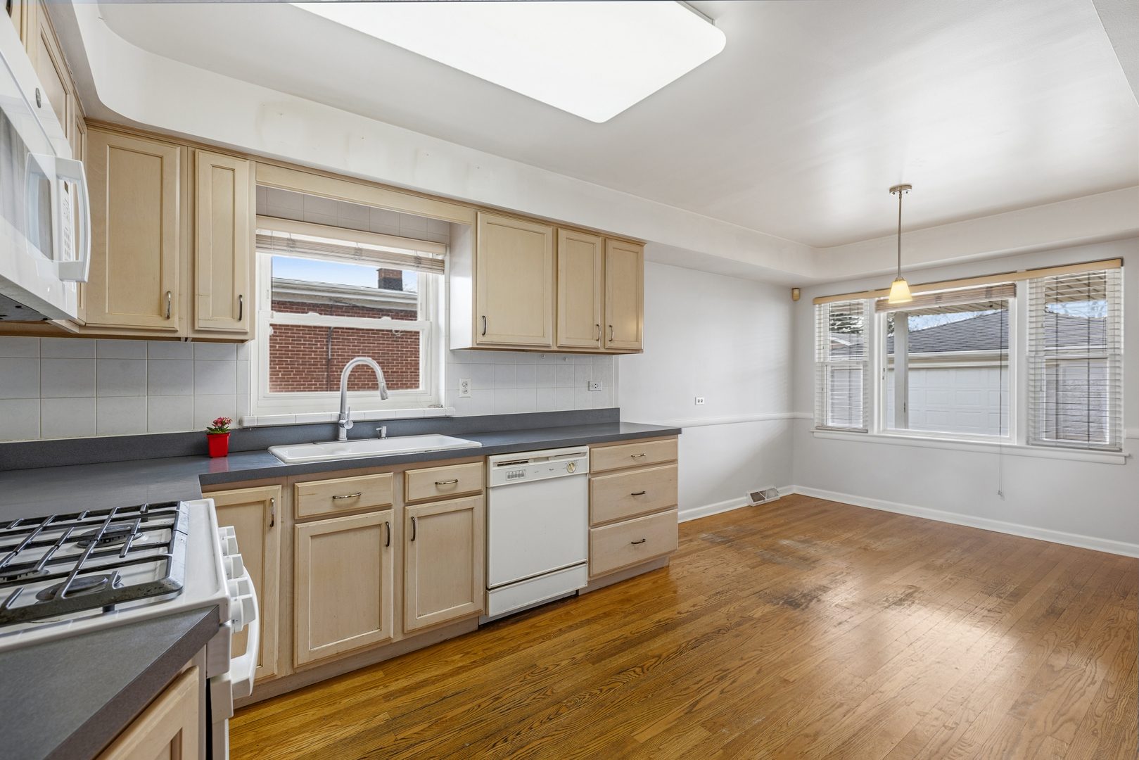 8736 N Ozark Avenue, Niles, IL 60714