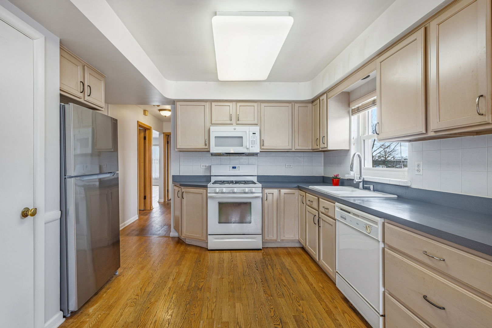 8736 N Ozark Avenue, Niles, IL 60714