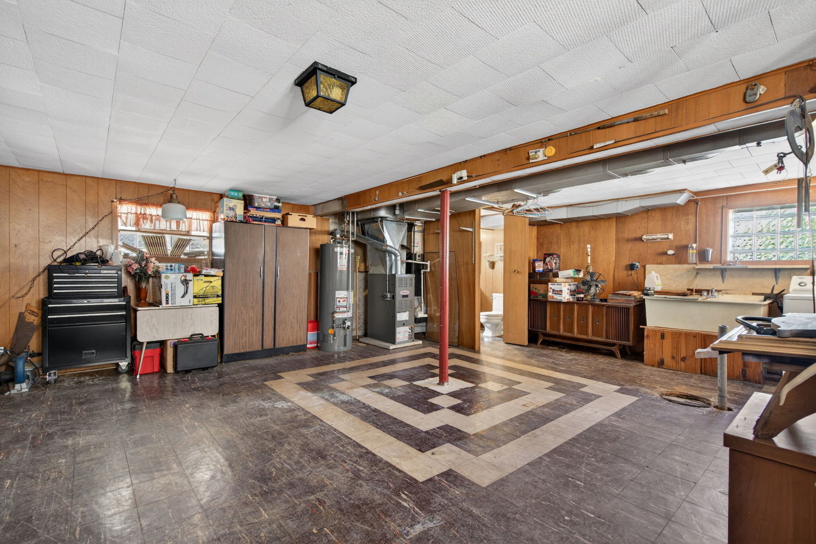 9020 W Forestview Drive, North Riverside, IL 60546