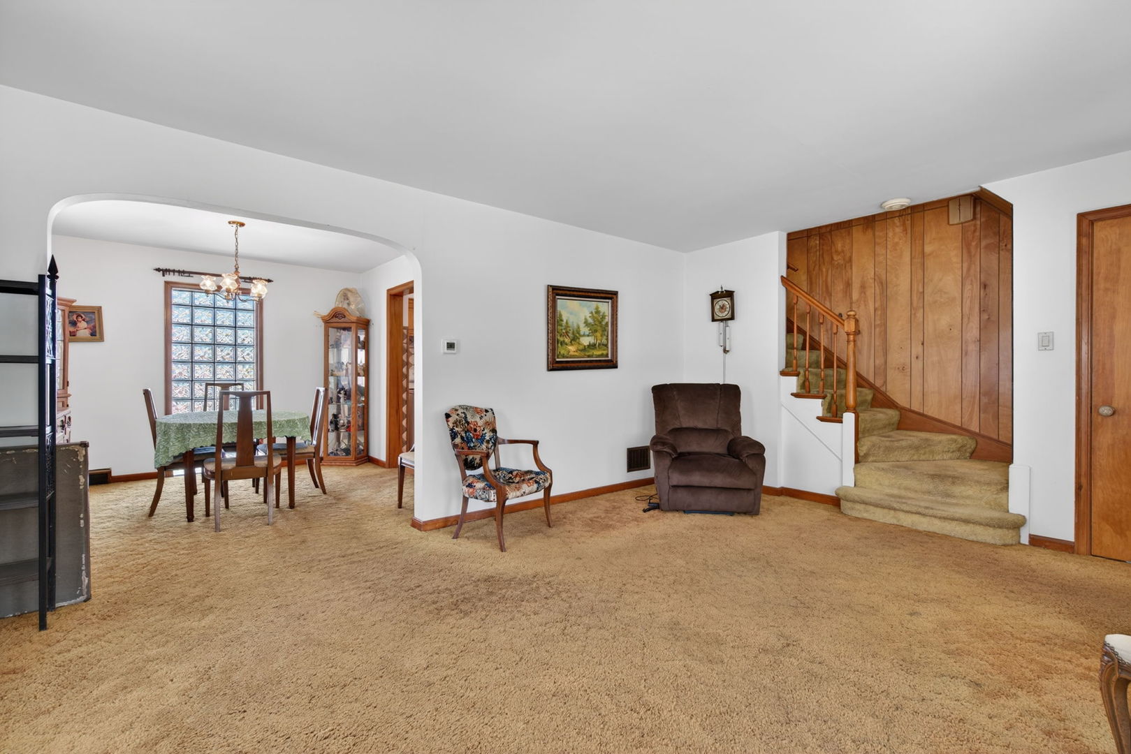 9020 W Forestview Drive, North Riverside, IL 60546