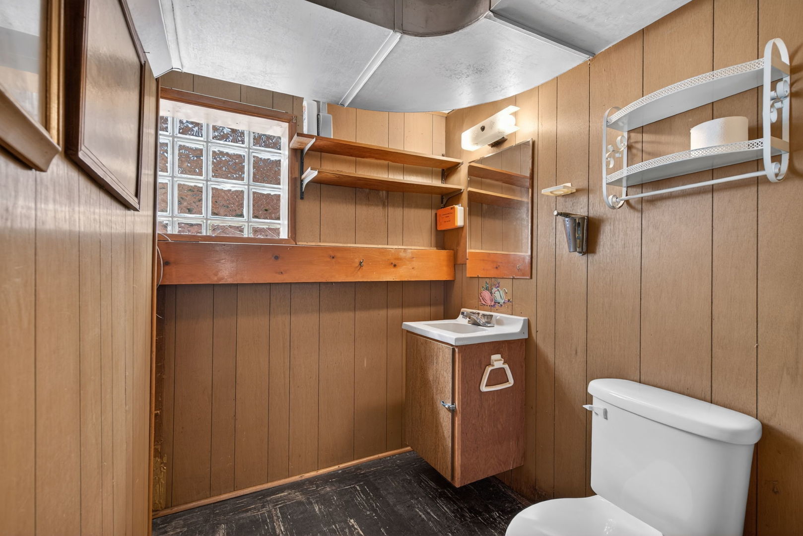 9020 W Forestview Drive, North Riverside, IL 60546