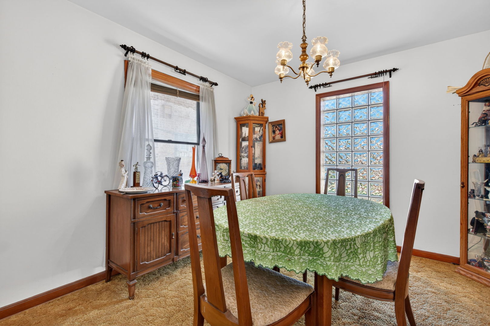 9020 W Forestview Drive, North Riverside, IL 60546