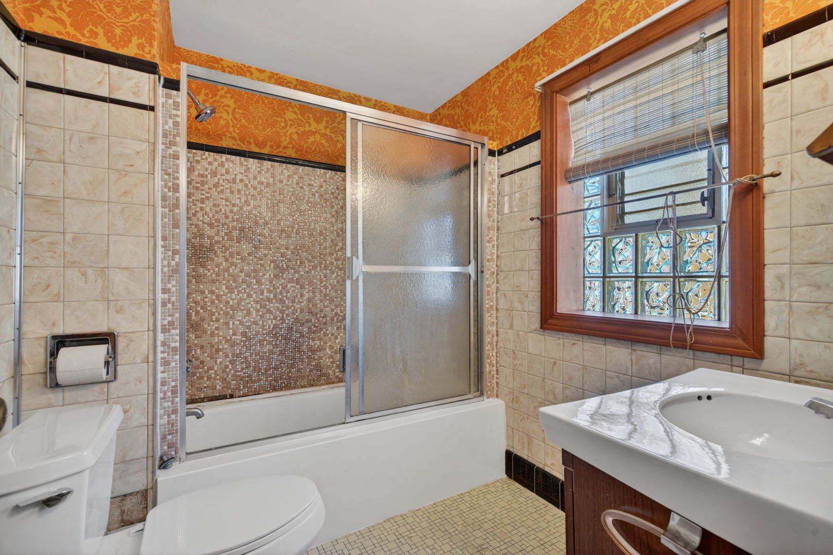 9020 W Forestview Drive, North Riverside, IL 60546