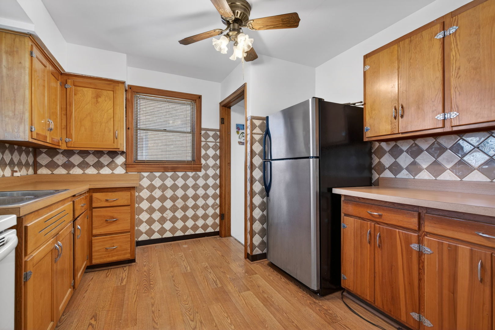 9020 W Forestview Drive, North Riverside, IL 60546