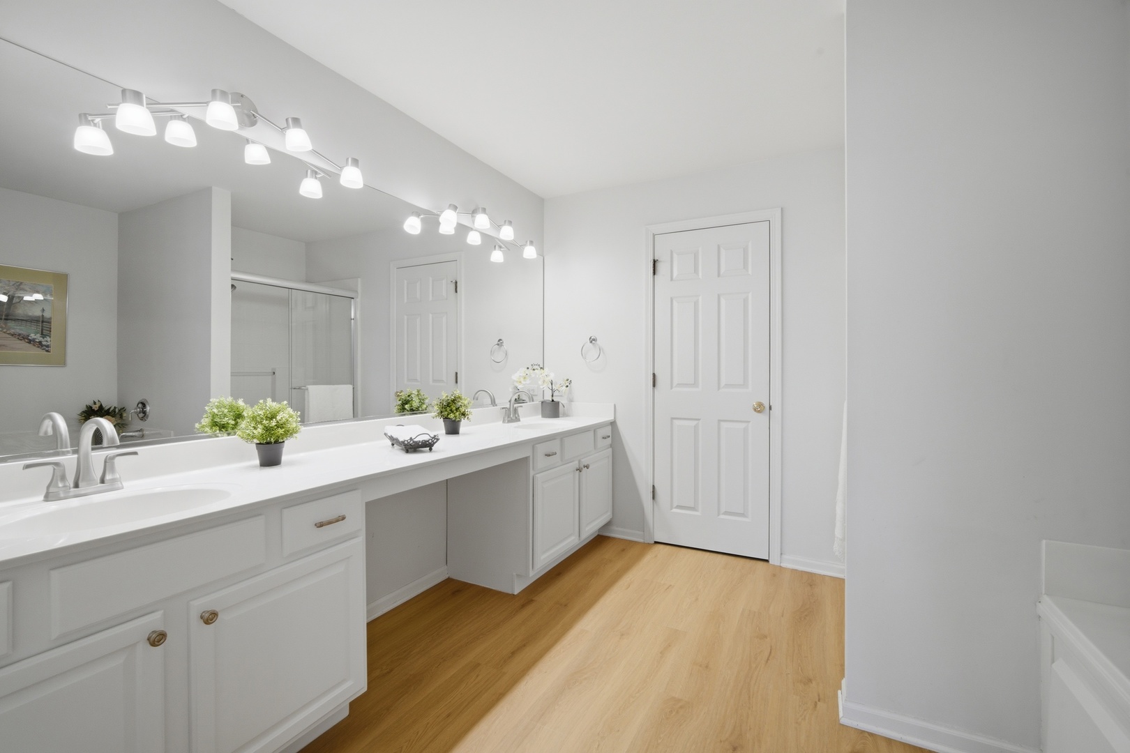 564 Harvey Lake Drive, Vernon Hills, IL 60061