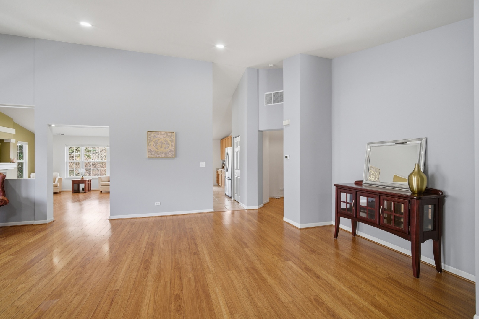 564 Harvey Lake Drive, Vernon Hills, IL 60061