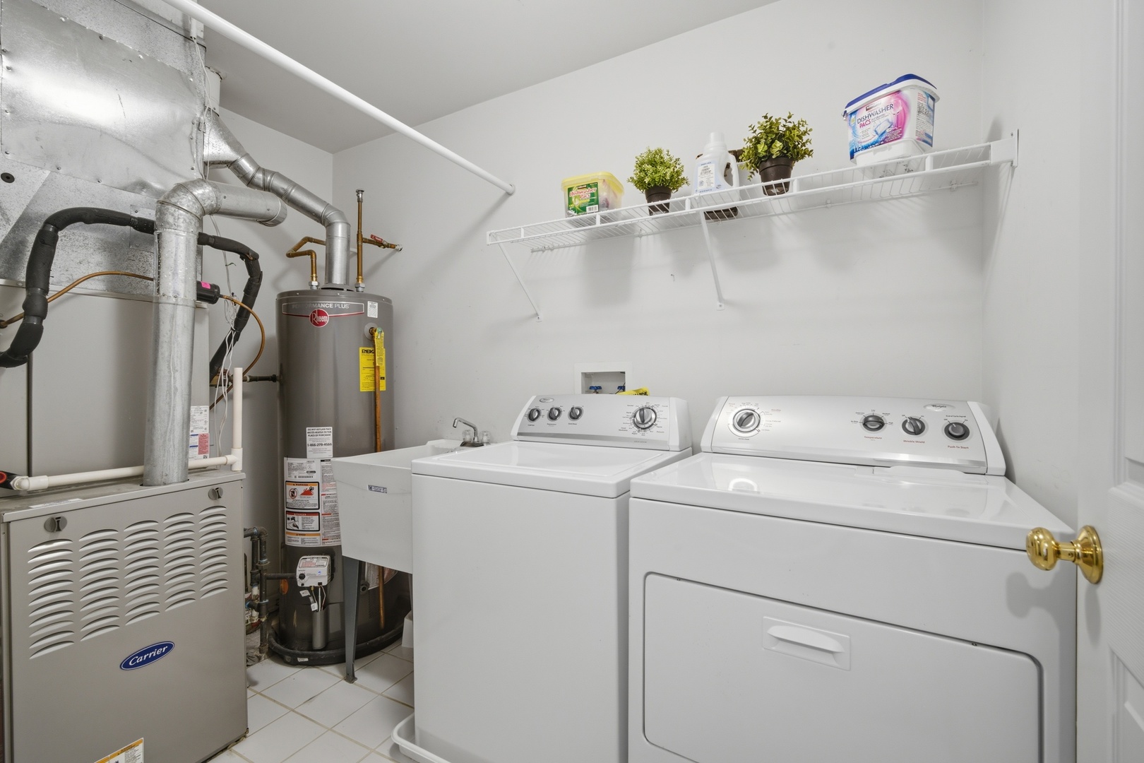 564 Harvey Lake Drive, Vernon Hills, IL 60061