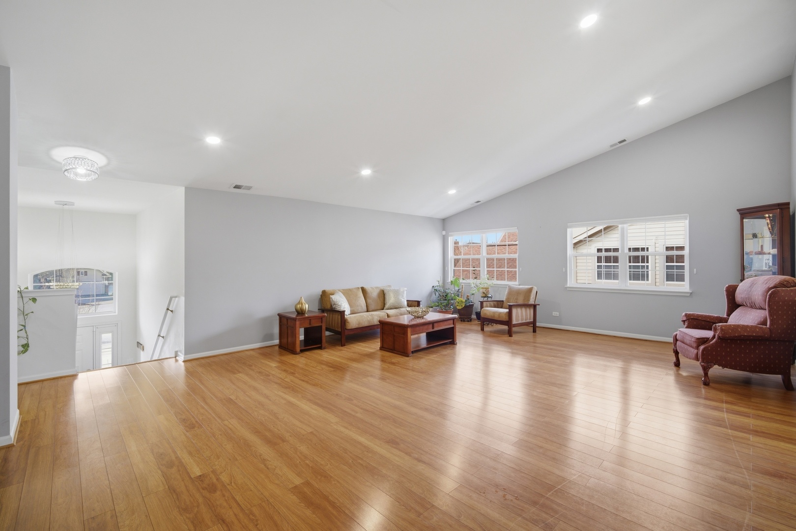 564 Harvey Lake Drive, Vernon Hills, IL 60061