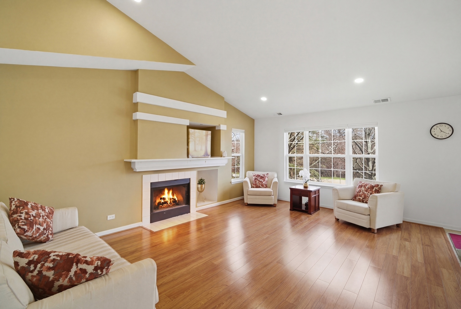 564 Harvey Lake Drive, Vernon Hills, IL 60061