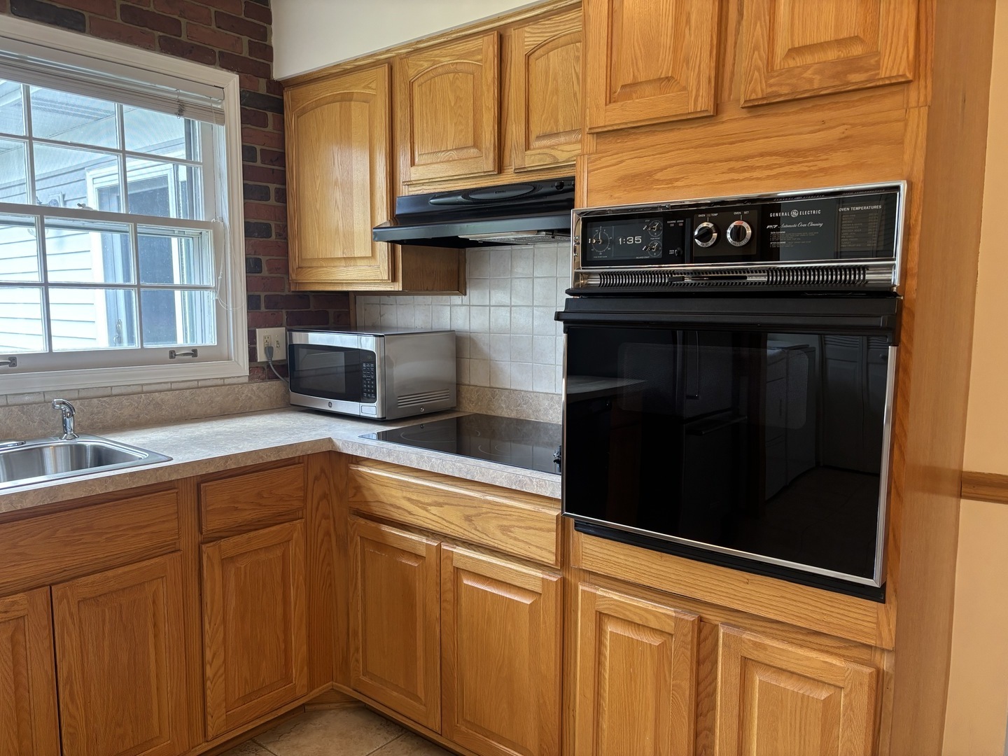 1621 Portsmouth Lane, Schaumburg, IL 60194