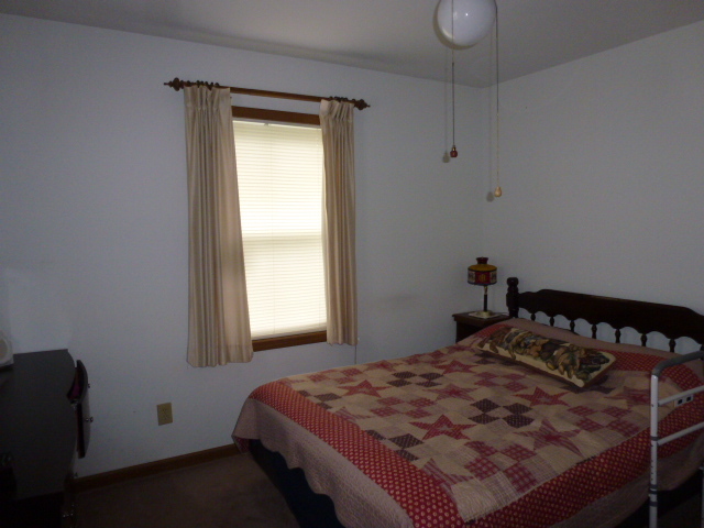 3 Deerefield Court, Clinton, IL 61727