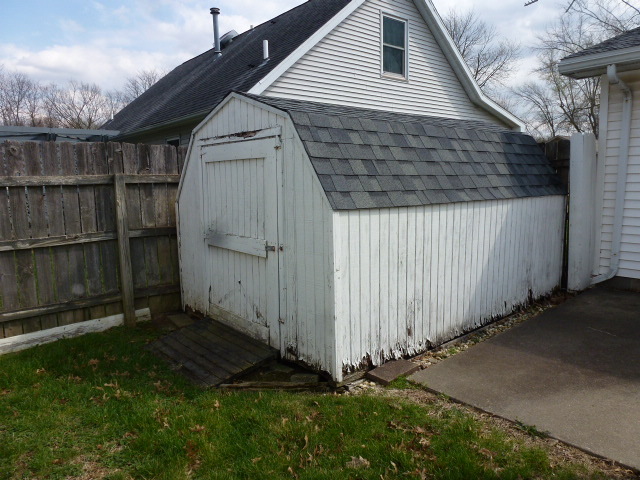 3 Deerefield Court, Clinton, IL 61727