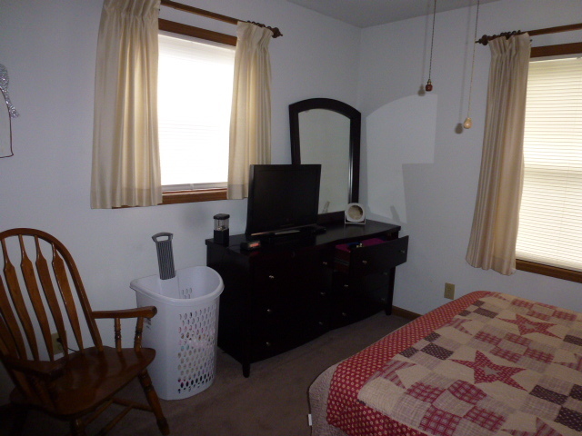 3 Deerefield Court, Clinton, IL 61727