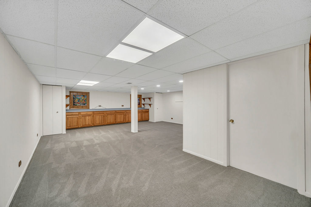 1100 LOCKWOOD Drive, Buffalo Grove, IL 60089