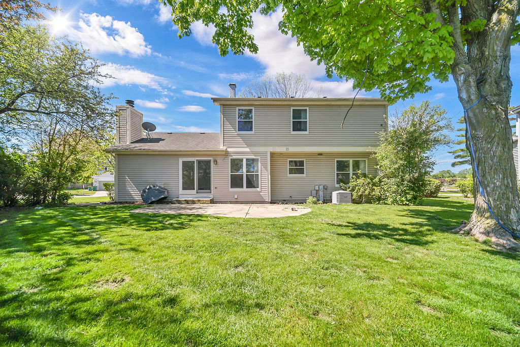 1100 LOCKWOOD Drive, Buffalo Grove, IL 60089