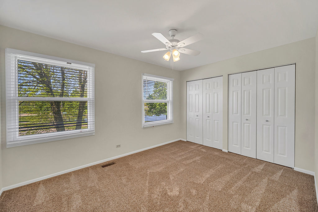 1100 LOCKWOOD Drive, Buffalo Grove, IL 60089
