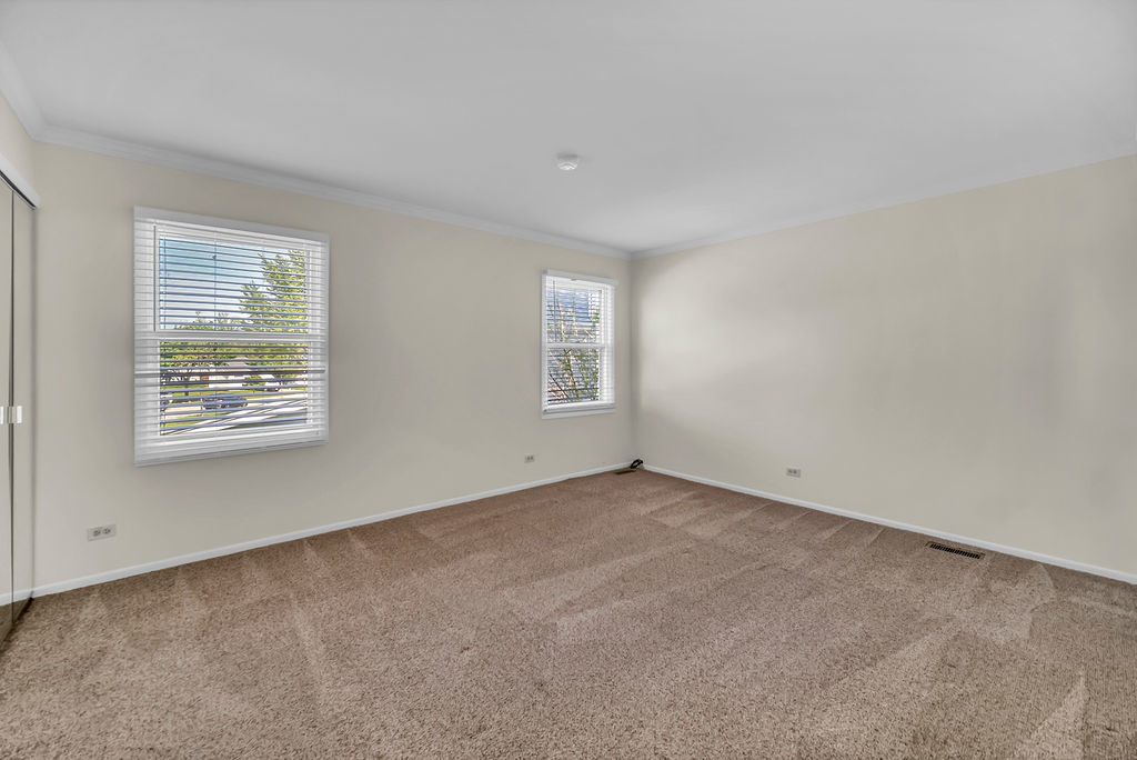1100 LOCKWOOD Drive, Buffalo Grove, IL 60089