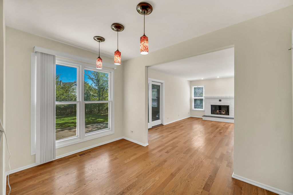 1100 LOCKWOOD Drive, Buffalo Grove, IL 60089