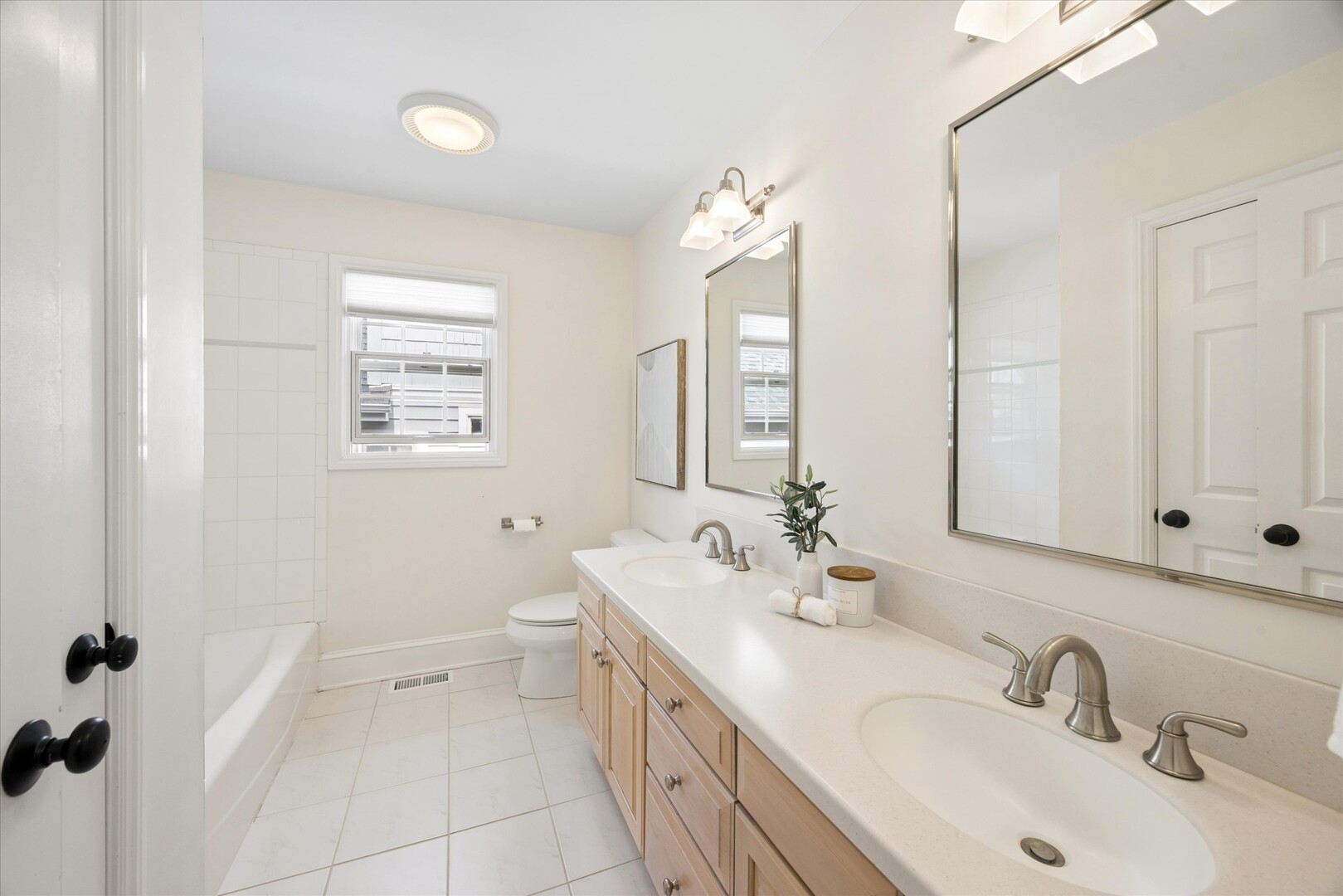 409 S BODIN Street, Hinsdale, IL 60521