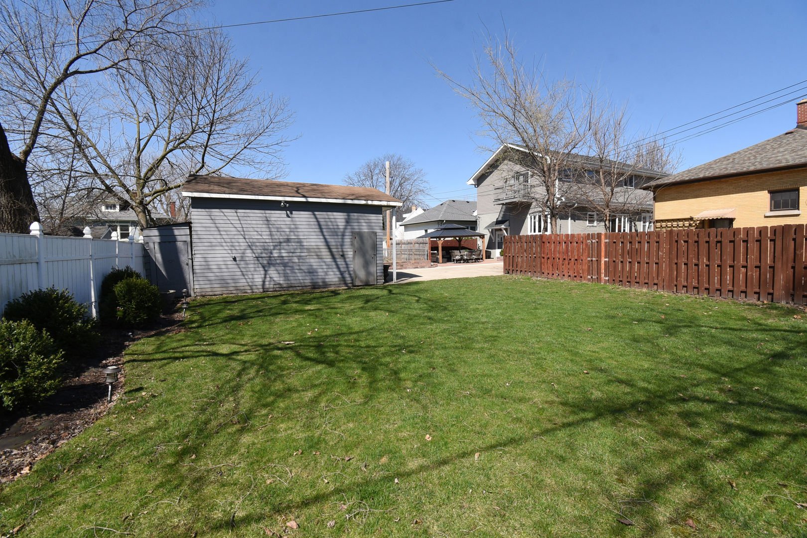 349 Blackhawk Road, Riverside, IL 60546