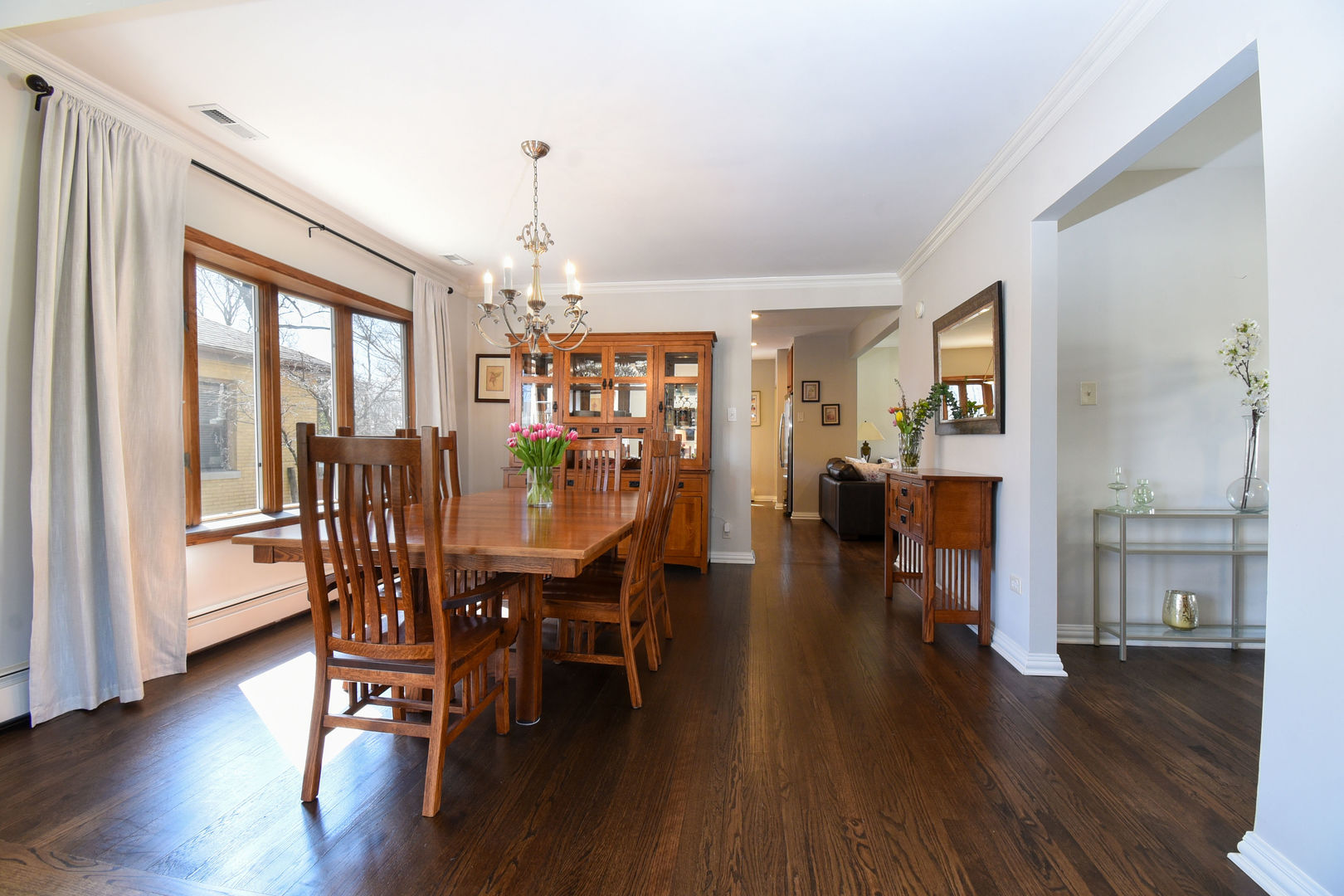 349 Blackhawk Road, Riverside, IL 60546