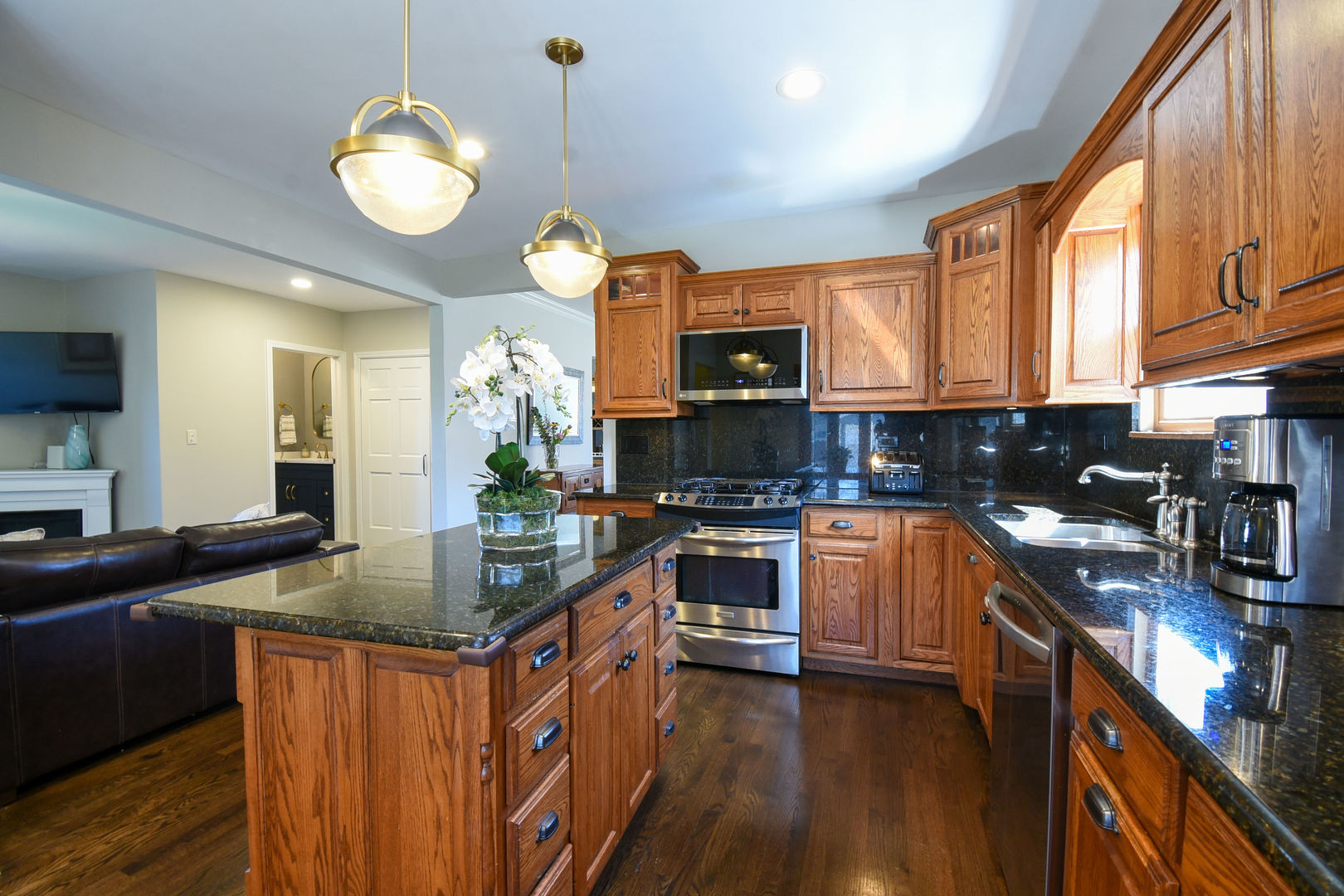 349 Blackhawk Road, Riverside, IL 60546