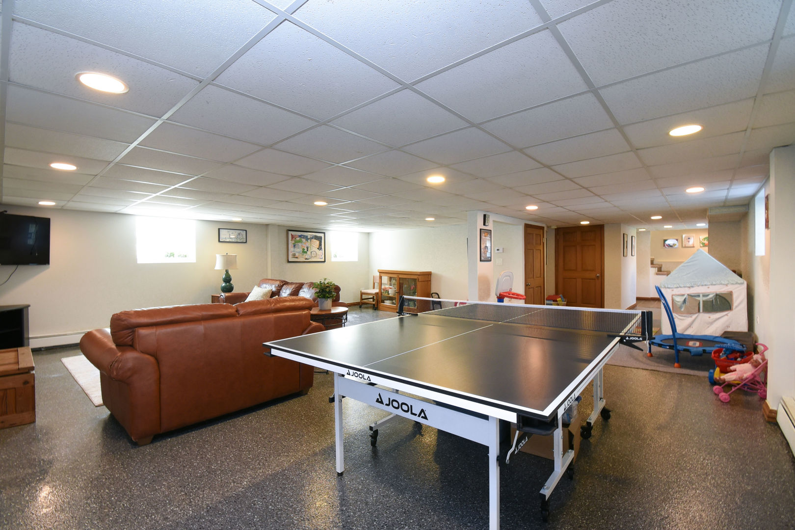 349 Blackhawk Road, Riverside, IL 60546