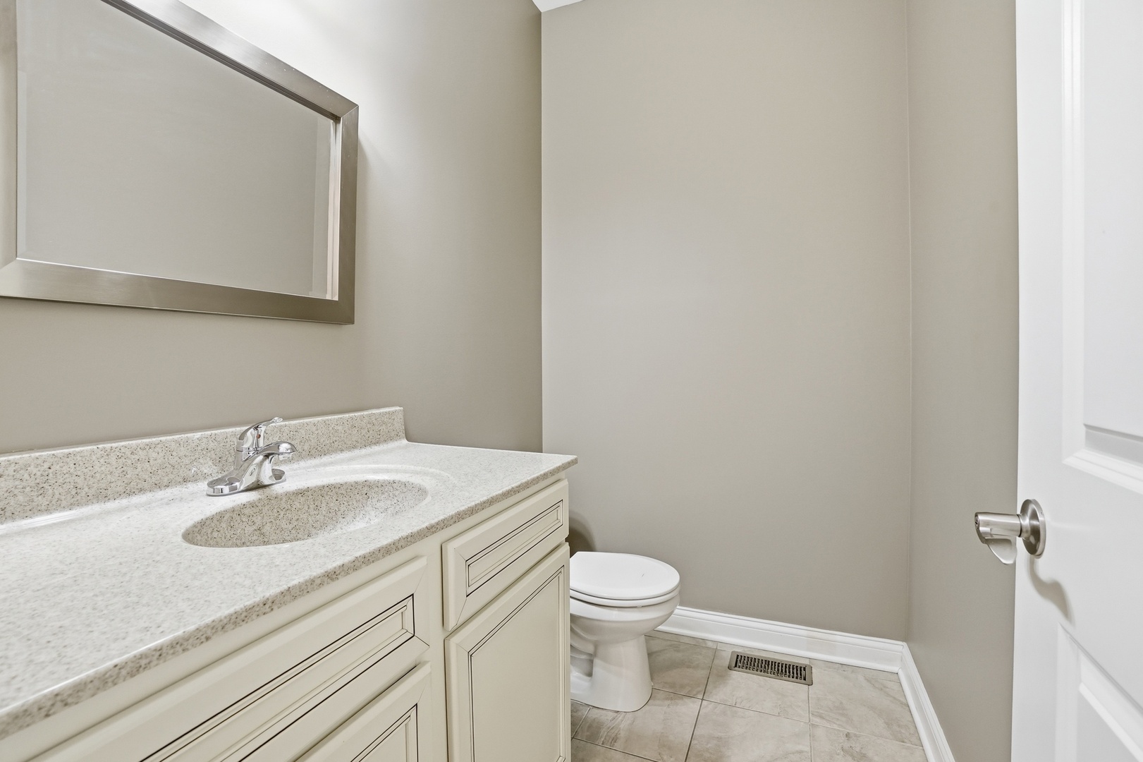 2247 S Robin Lane, Lynwood, IL 60411