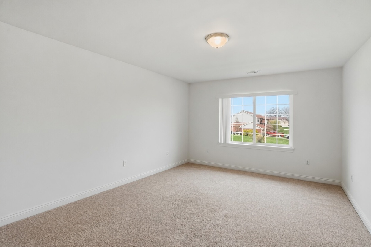 2247 S Robin Lane, Lynwood, IL 60411